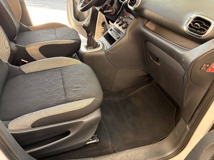 photo après le lavage de cette voiture