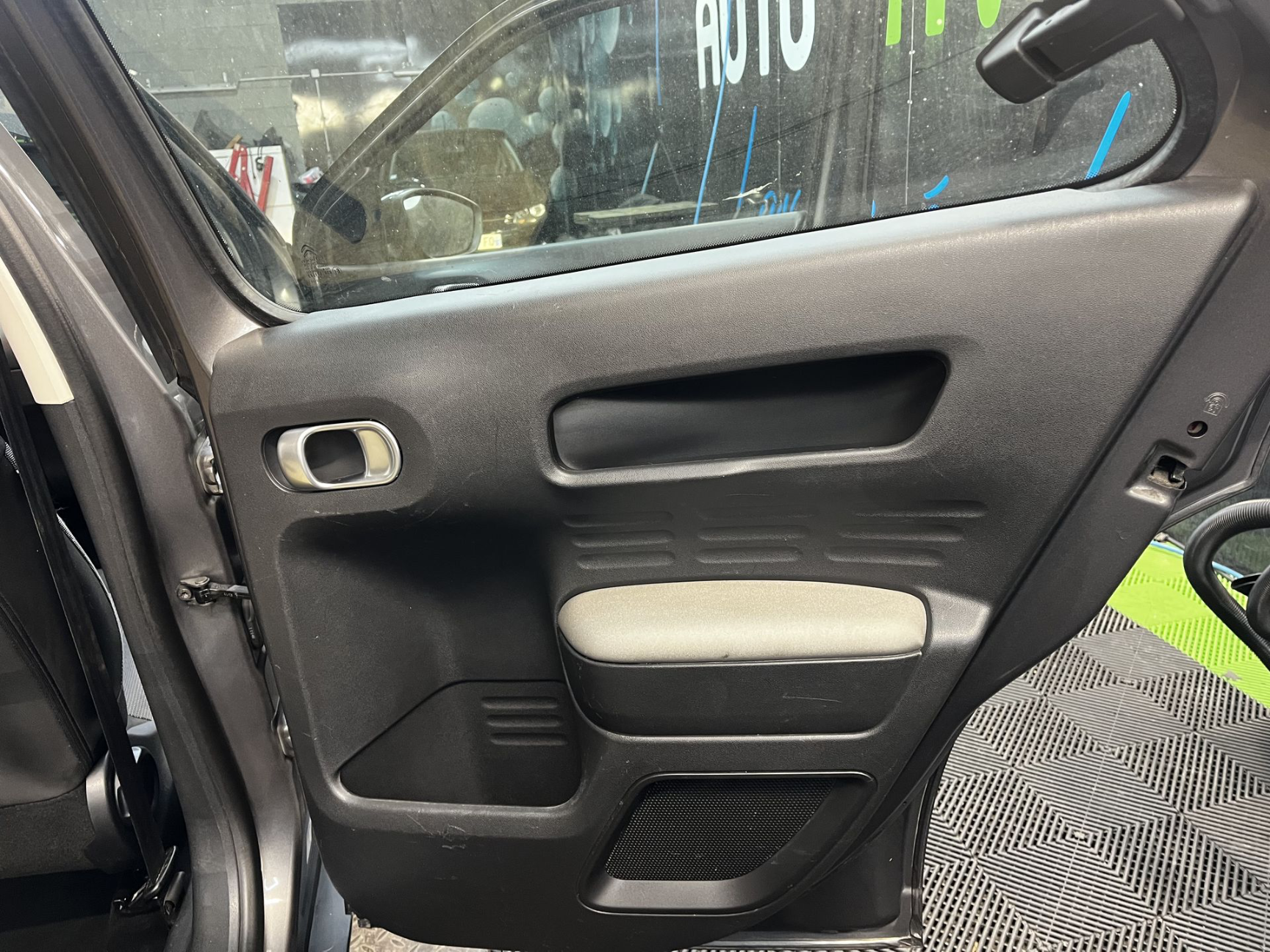 Résultat après nettoyage auto à Nantes