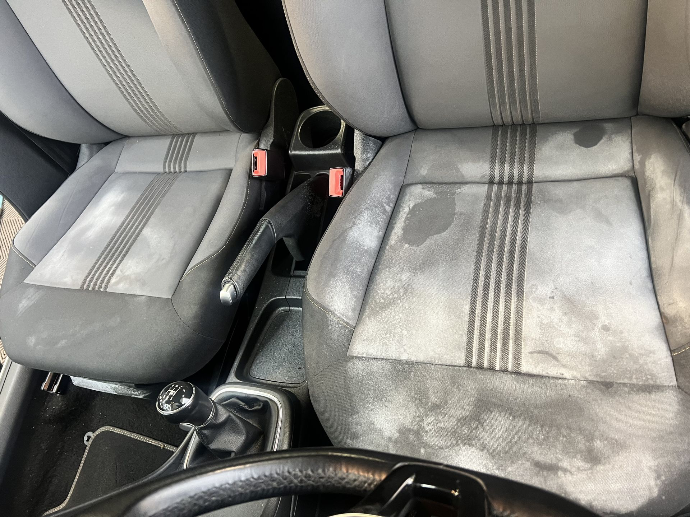 nettoyage siege auto avec bicarbonate de soude