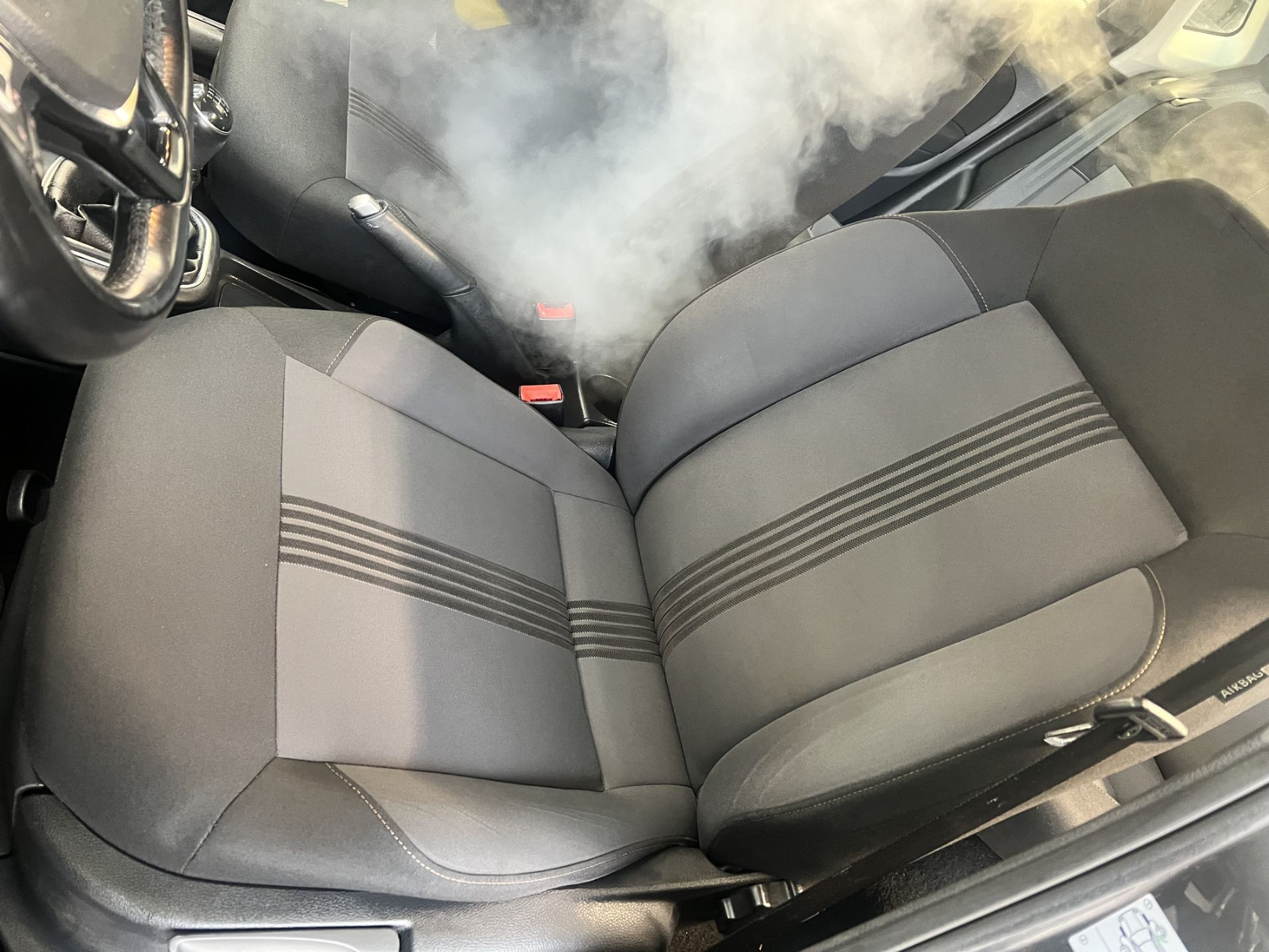 nettoyage siège auto à la vapeur