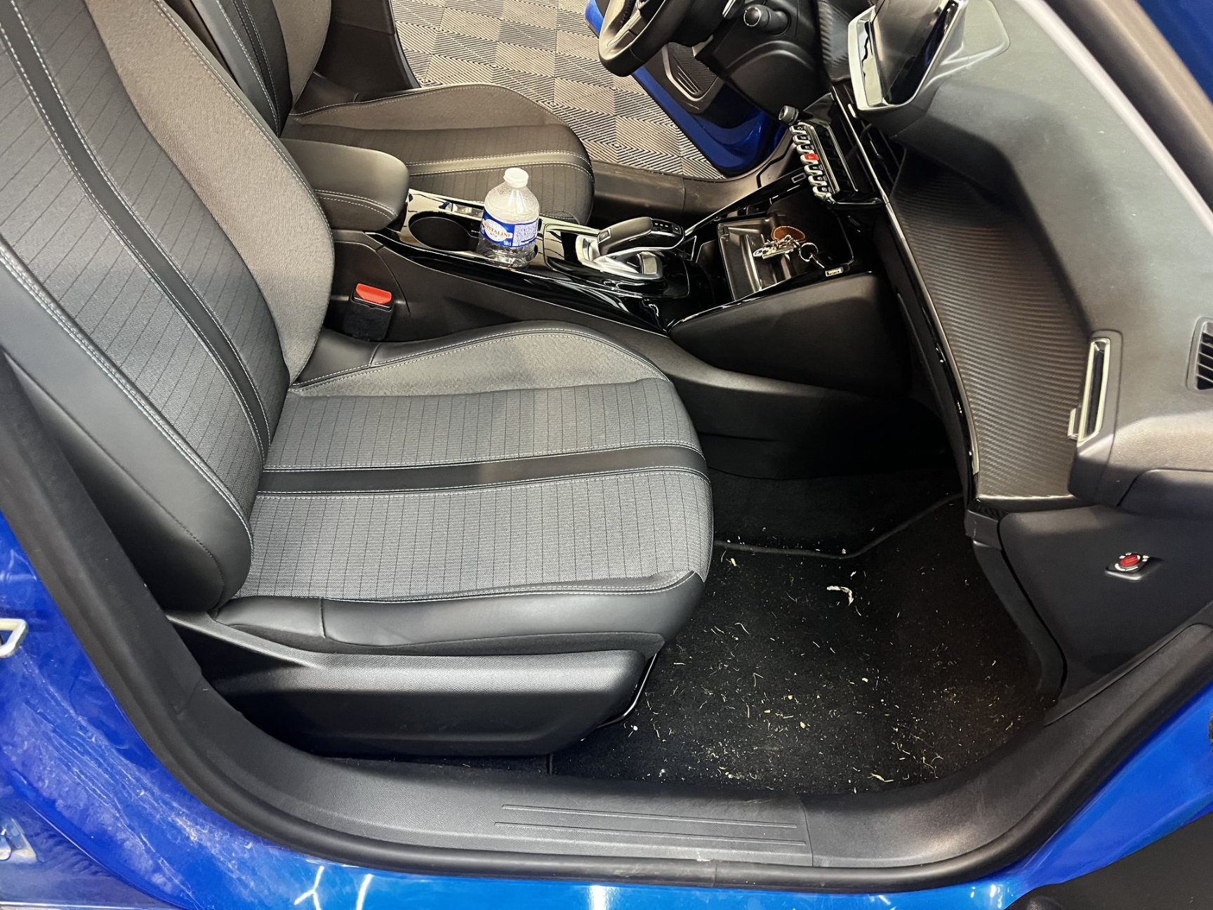 intérieur sale avant lavage auto nantes